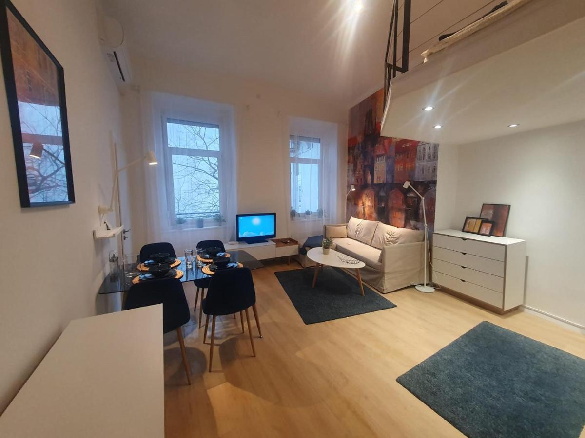 Petofi With Air Condition Appartement *